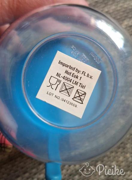 új,500ml-es fedeles bögre kanállal