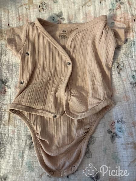 H&M unisex átlapolós body
