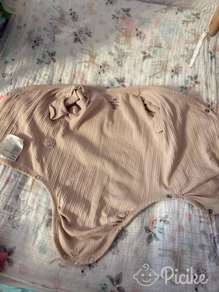 H&M unisex átlapolós body
