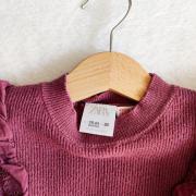 Zara csipkés vállú kötött pulóver 92