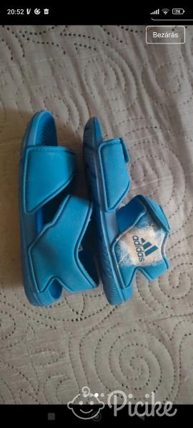 Adidas szandál 29es