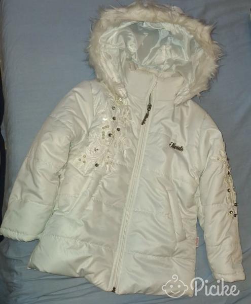 kislánynak nagyon szép kabát