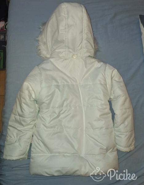 kislánynak nagyon szép kabát