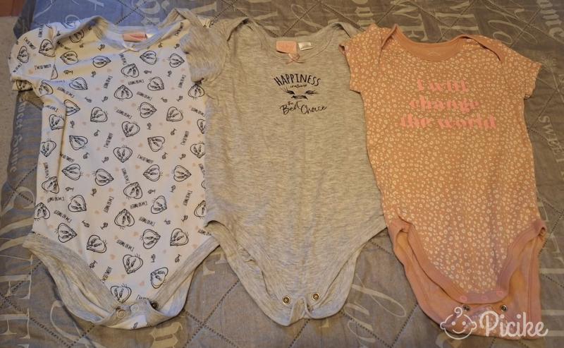 86/92es kislány bodyk,csomagár