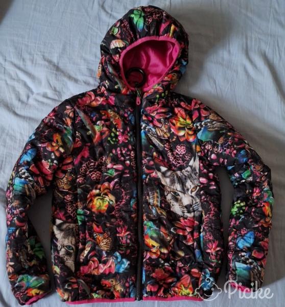 nagyon szép mintás dzseki,146os