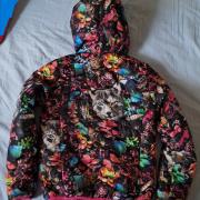 nagyon szép mintás dzseki,146os