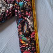 nagyon szép mintás dzseki,146os