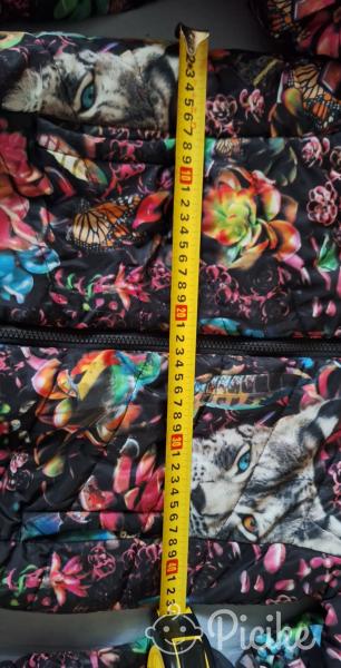 nagyon szép mintás dzseki,146os