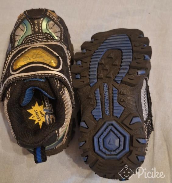 újszerű Skechers S light sportcipő,21es