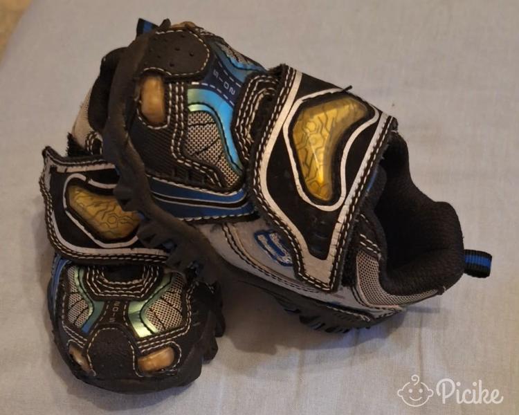 újszerű Skechers S light sportcipő,21es