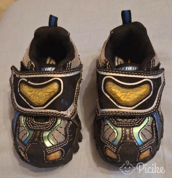 újszerű Skechers S light sportcipő,21es