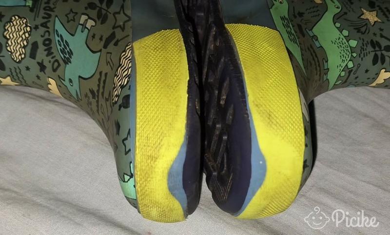 dínós gumicsizma,Cortina