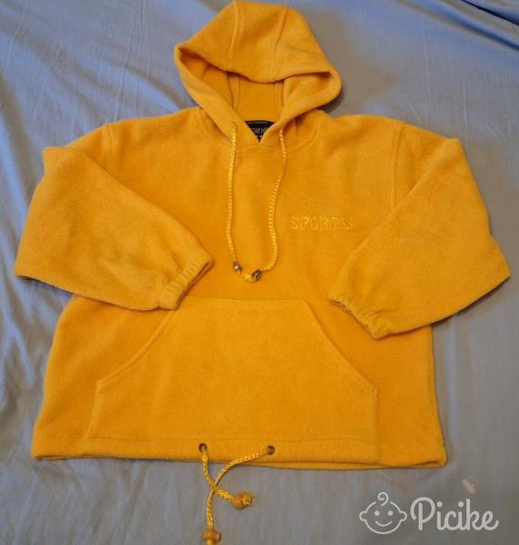 140es polár pulcsi,de nagyobbra is jó