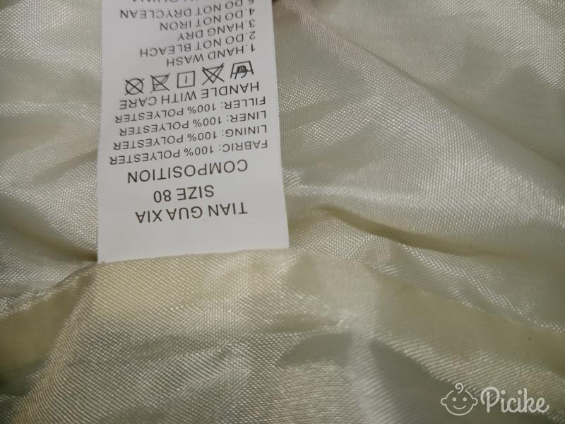 No name dínós steppelt kisbabát.