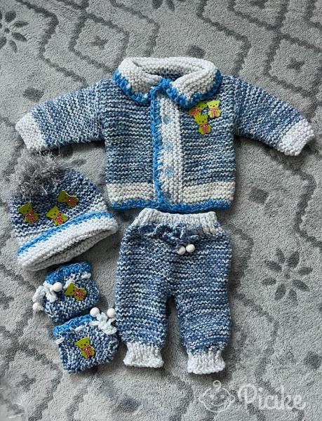 Kötött babaruha szett