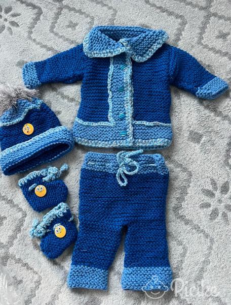 Kötött babaruha szett
