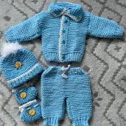 Kötött babaruha szett