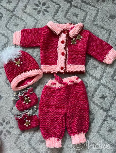 Kötött babaruha szett