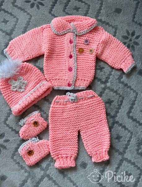 Kötött babaruha szett