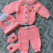 Kötött babaruha szett