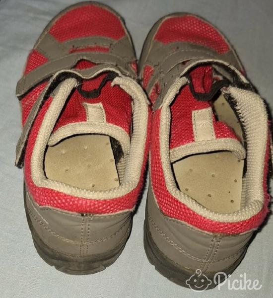 Quechua cipő jó állapotban,33as