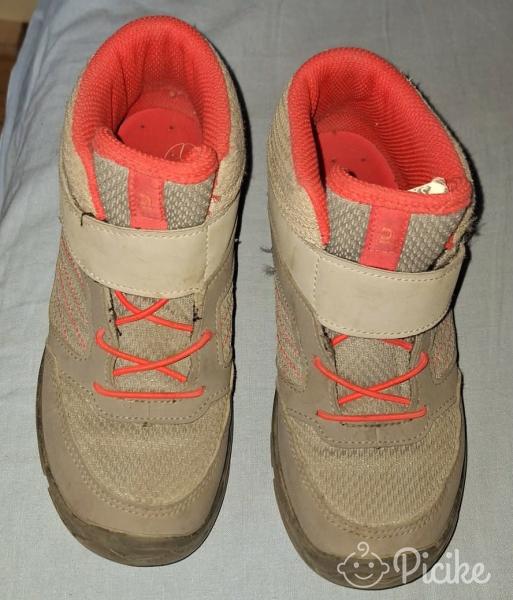 33as Ouechua magasszárú cipő