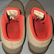 33as Ouechua magasszárú cipő