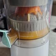 gyümölcsfacsaró USB-s,alig használt