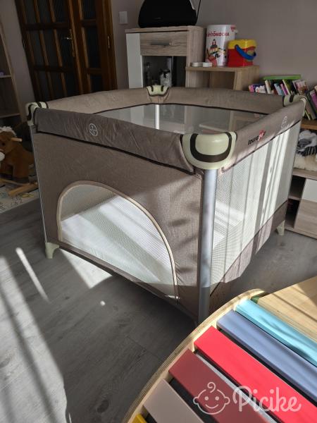 Touragoo utazó járóka matraccal 90x90 cm