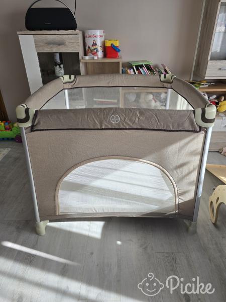 Touragoo utazó járóka matraccal 90x90 cm