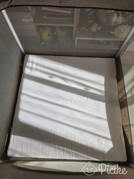 Touragoo utazó járóka matraccal 90x90 cm