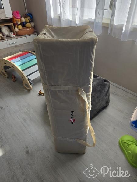 Touragoo utazó járóka matraccal 90x90 cm