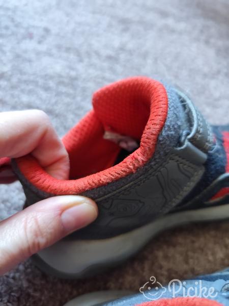 Quechua, 26-os kisfiú cipő