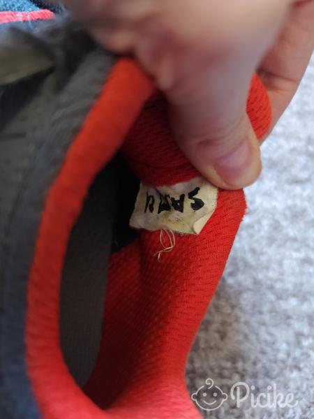 Quechua, 26-os kisfiú cipő