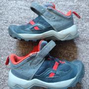 Quechua, 26-os kisfiú cipő