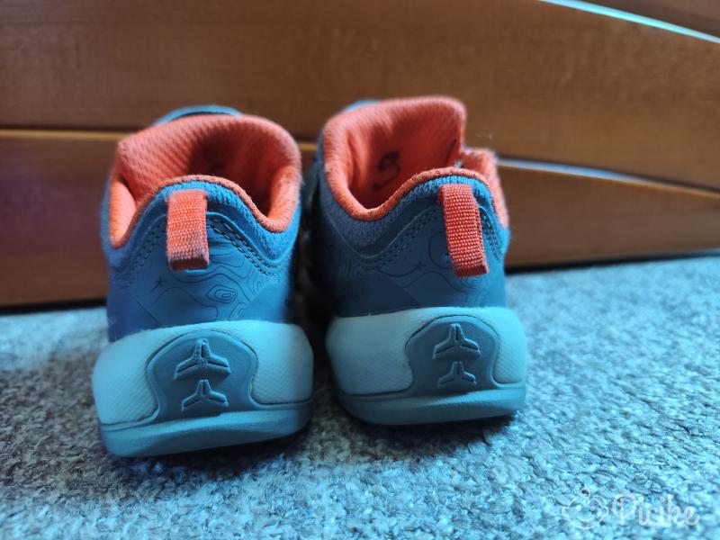 Quechua, 26-os kisfiú cipő