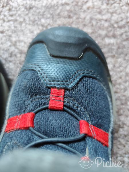 Quechua, 26-os kisfiú cipő