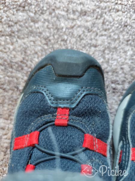 Quechua, 26-os kisfiú cipő