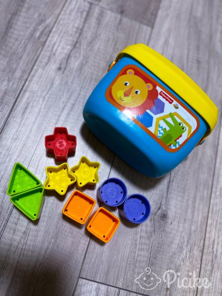 Fisher price Forma- és színfelismerő játék kisgyermekeknek