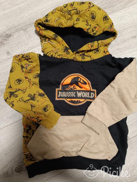 Jurassic World mintás gyerek pulóver kapucnival 104-es